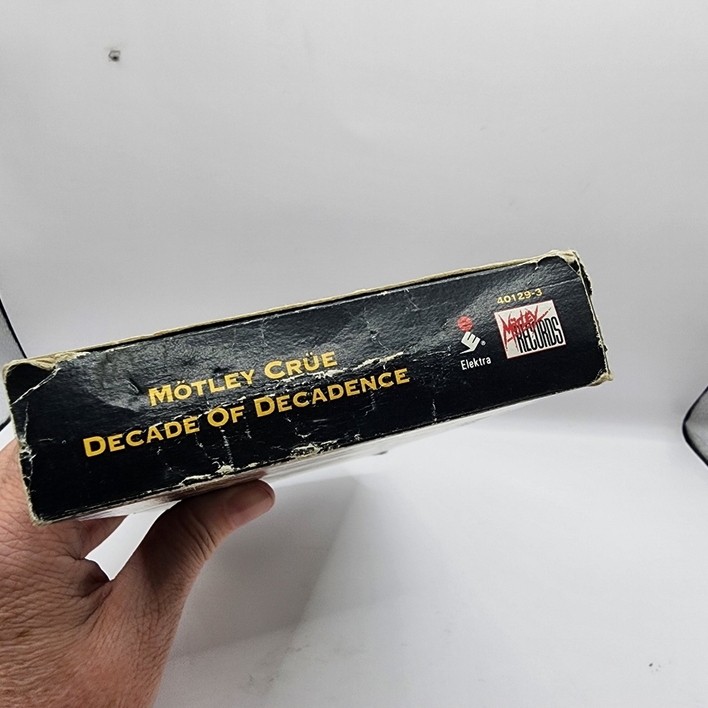 Motley Crue Decade Of Decadence '81-'91 VHS - Picture 4 of 5